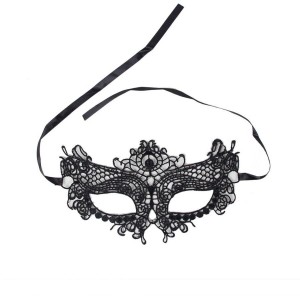 Black lace mask by QUEEN LINGERIE