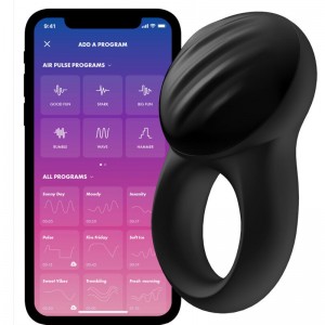 Vibrating cock ring with APP SIGNET RING by SATISFYER